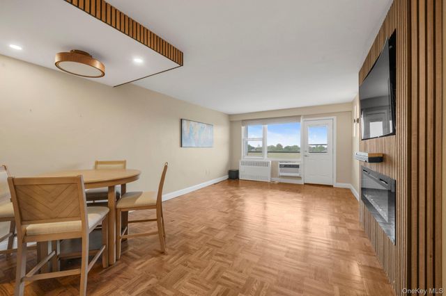 1841 Central Park Avenue 8G, Yonkers, NY 10103