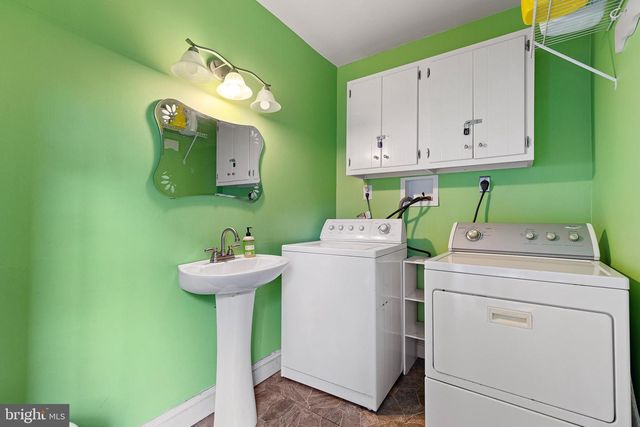 2415 CEDAR AVE, Wilmington, DE 19808