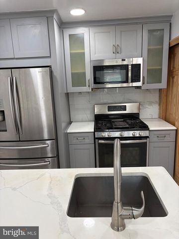 2962 CRAFTON DR, Bensalem, PA 19020