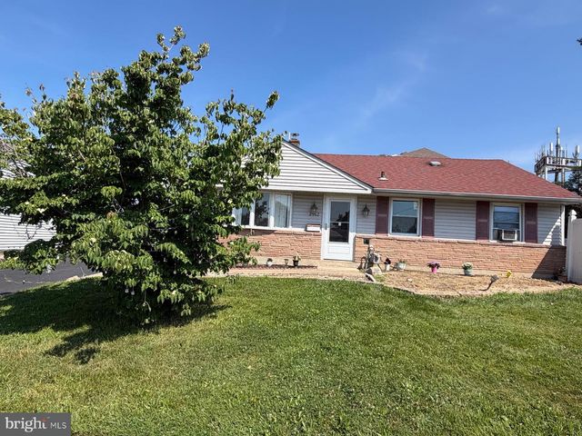 2962 CRAFTON DR, Bensalem, PA 19020