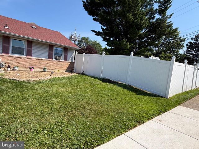 2962 CRAFTON DR, Bensalem, PA 19020