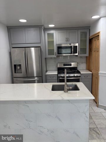 2962 CRAFTON DR, Bensalem, PA 19020