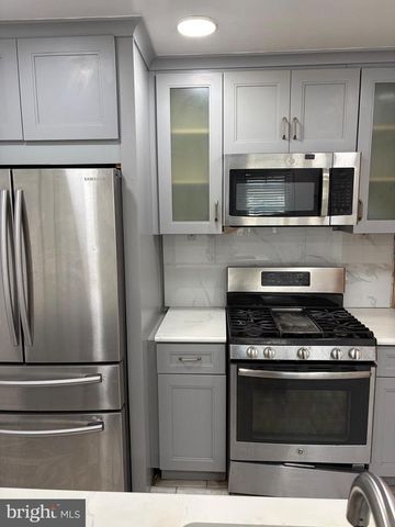 2962 CRAFTON DR, Bensalem, PA 19020