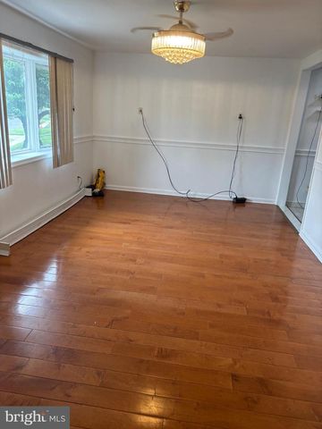 2962 CRAFTON DR, Bensalem, PA 19020
