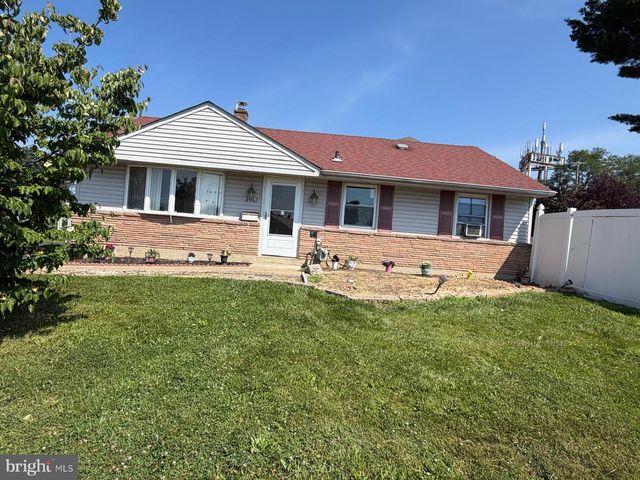 2962 CRAFTON DR, Bensalem, PA 19020