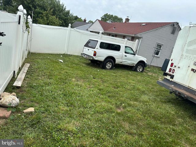 2962 CRAFTON DR, Bensalem, PA 19020