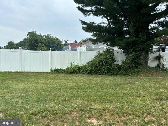 2962 CRAFTON DR, Bensalem, PA 19020