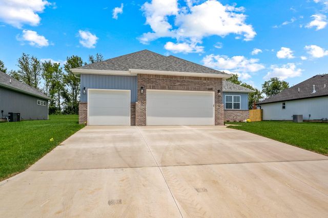 2203 West Mason Place, Ozark, MO 65721