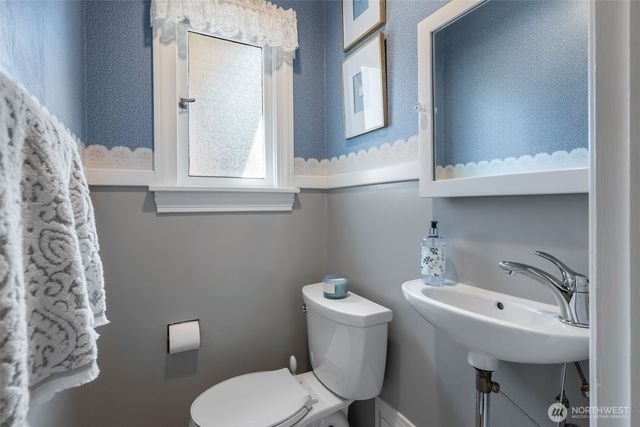 3608 43rd Avenue NE, Seattle, WA 98105