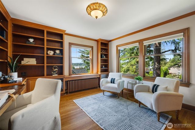 3608 43rd Avenue NE, Seattle, WA 98105