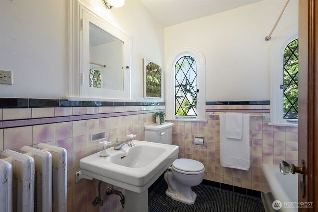 3608 43rd Avenue NE, Seattle, WA 98105