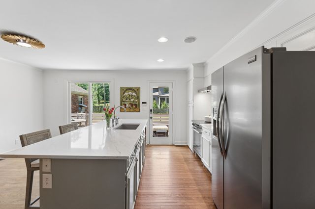 105 Brookfield Ave, Nashville, TN 37205