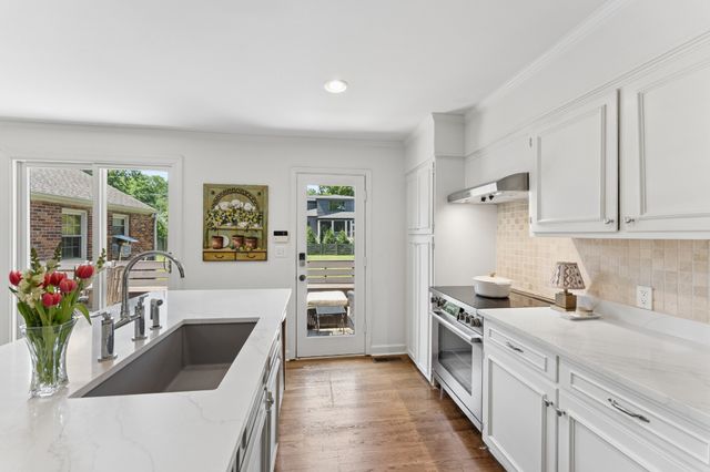 105 Brookfield Ave, Nashville, TN 37205