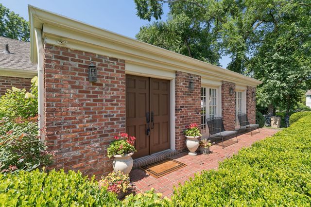 105 Brookfield Ave, Nashville, TN 37205