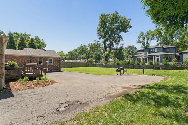 105 Brookfield Ave, Nashville, TN 37205