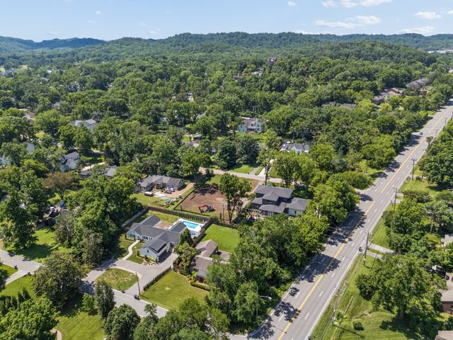 105 Brookfield Ave, Nashville, TN 37205