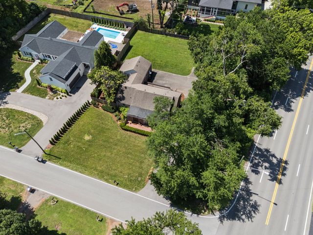 105 Brookfield Ave, Nashville, TN 37205