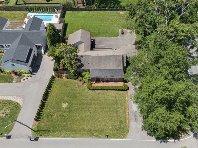 105 Brookfield Ave, Nashville, TN 37205