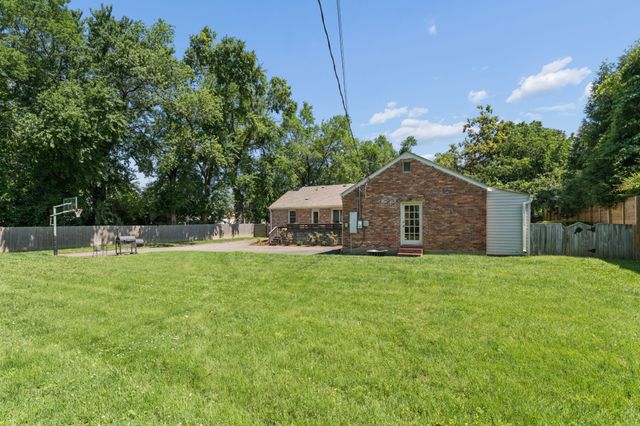 105 Brookfield Ave, Nashville, TN 37205