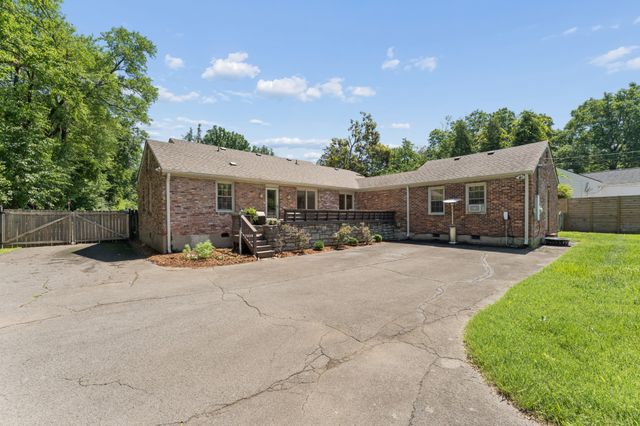 105 Brookfield Ave, Nashville, TN 37205