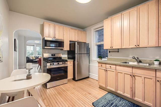 2119 W Moffat Street 1, Chicago, IL 60647