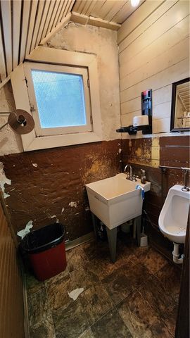 2121 5th Ave, Mckeesport, PA 15132