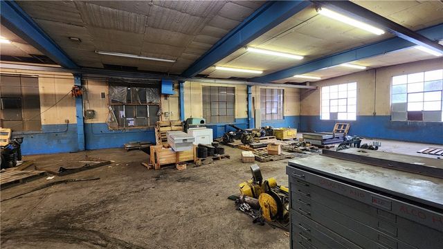 2121 5th Ave, Mckeesport, PA 15132