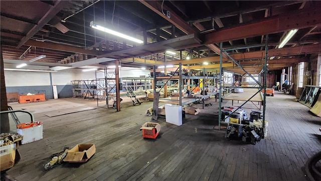 2121 5th Ave, Mckeesport, PA 15132