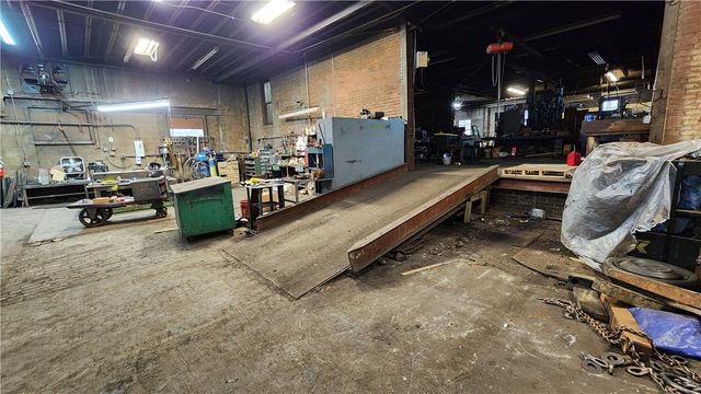 2121 5th Ave, Mckeesport, PA 15132