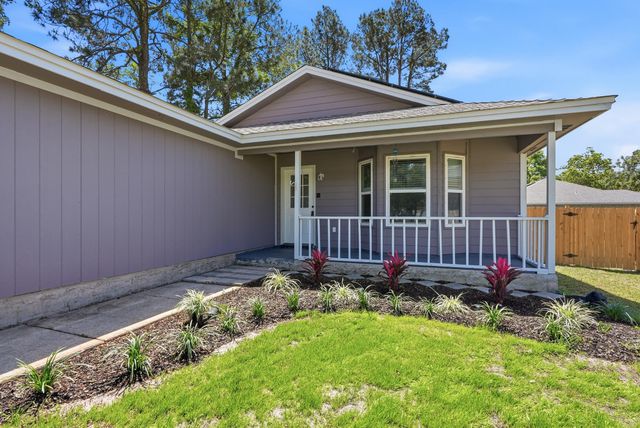 216 Michael Avenue, Mary Esther, FL 32569