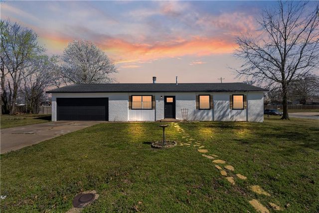 401 N Edgewood Drive, Coffeyville, KS 67337