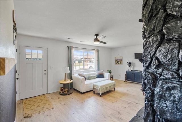 401 N Edgewood Drive, Coffeyville, KS 67337