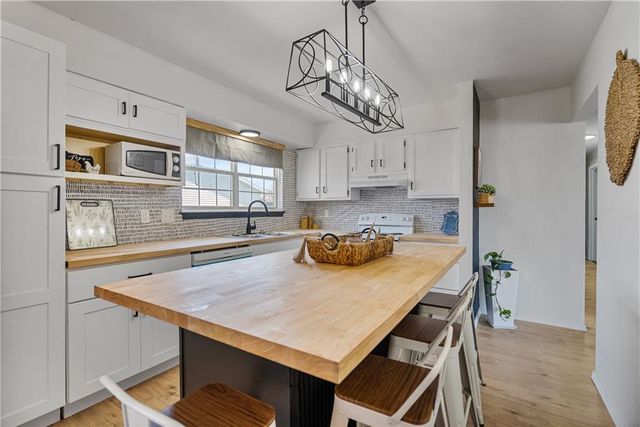 401 N Edgewood Drive, Coffeyville, KS 67337