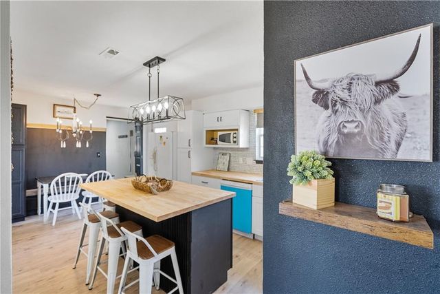 401 N Edgewood Drive, Coffeyville, KS 67337