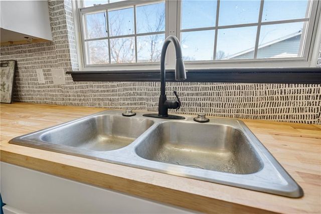 401 N Edgewood Drive, Coffeyville, KS 67337