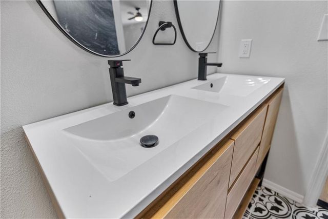 401 N Edgewood Drive, Coffeyville, KS 67337