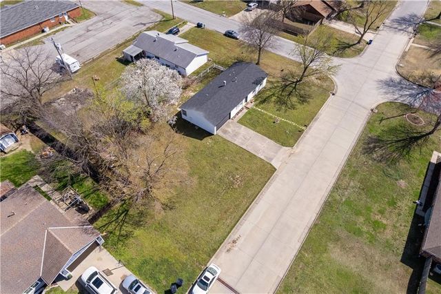 401 N Edgewood Drive, Coffeyville, KS 67337