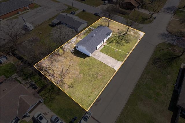 401 N Edgewood Drive, Coffeyville, KS 67337