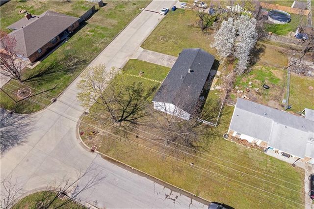 401 N Edgewood Drive, Coffeyville, KS 67337
