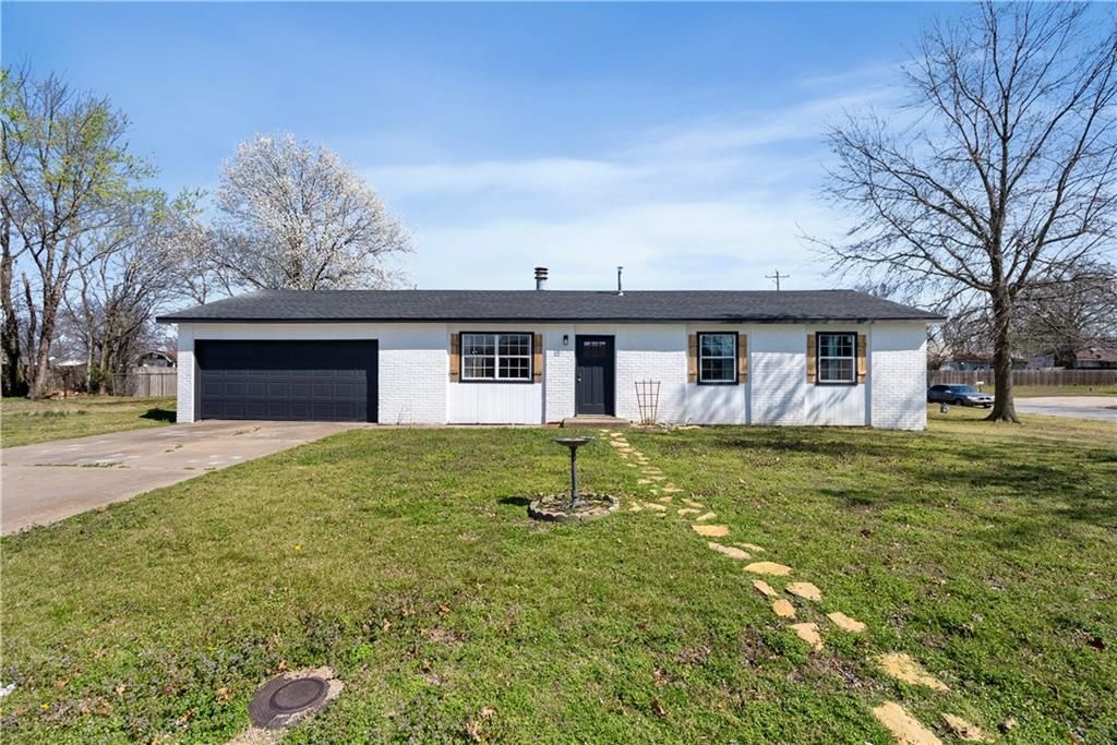 401 N Edgewood Drive, Coffeyville, KS 67337