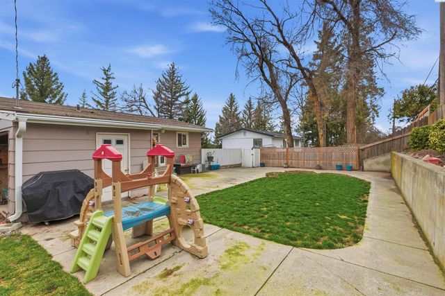 130 SW Cedar St, Pullman, WA 99163