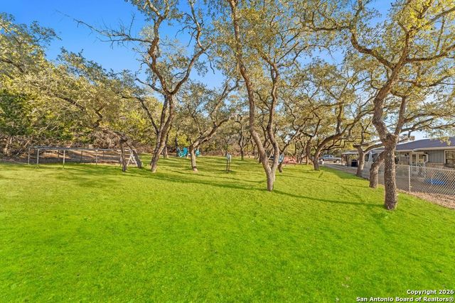 277 W Bear Springs, Pipe Creek, TX 78063