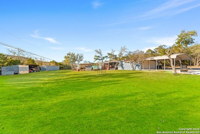 277 W Bear Springs, Pipe Creek, TX 78063