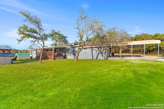 277 W Bear Springs, Pipe Creek, TX 78063