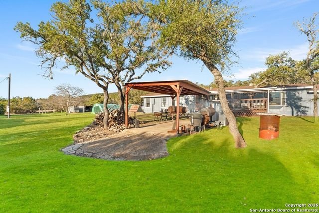 277 W Bear Springs, Pipe Creek, TX 78063