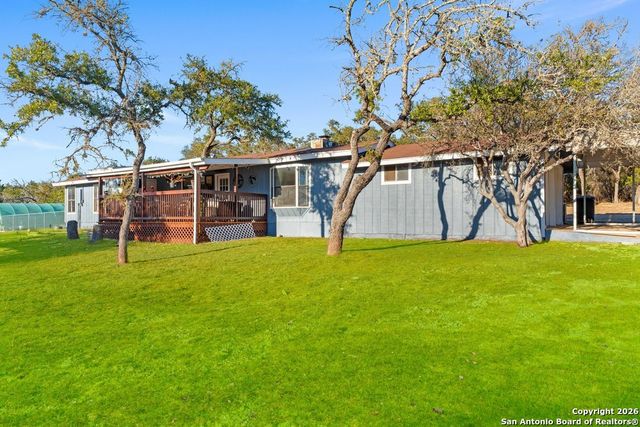 277 W Bear Springs, Pipe Creek, TX 78063