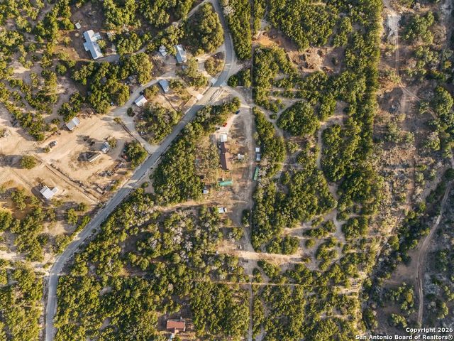 277 W Bear Springs, Pipe Creek, TX 78063