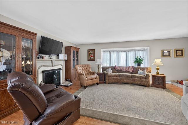 1443 Wilkshire Circle SW, North Canton, OH 44720