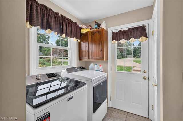 1443 Wilkshire Circle SW, North Canton, OH 44720