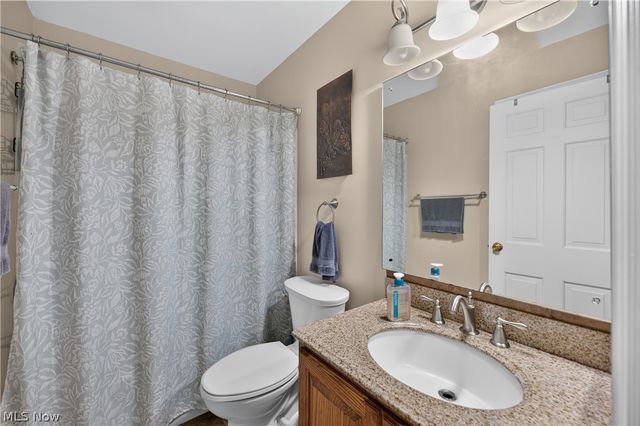 1443 Wilkshire Circle SW, North Canton, OH 44720